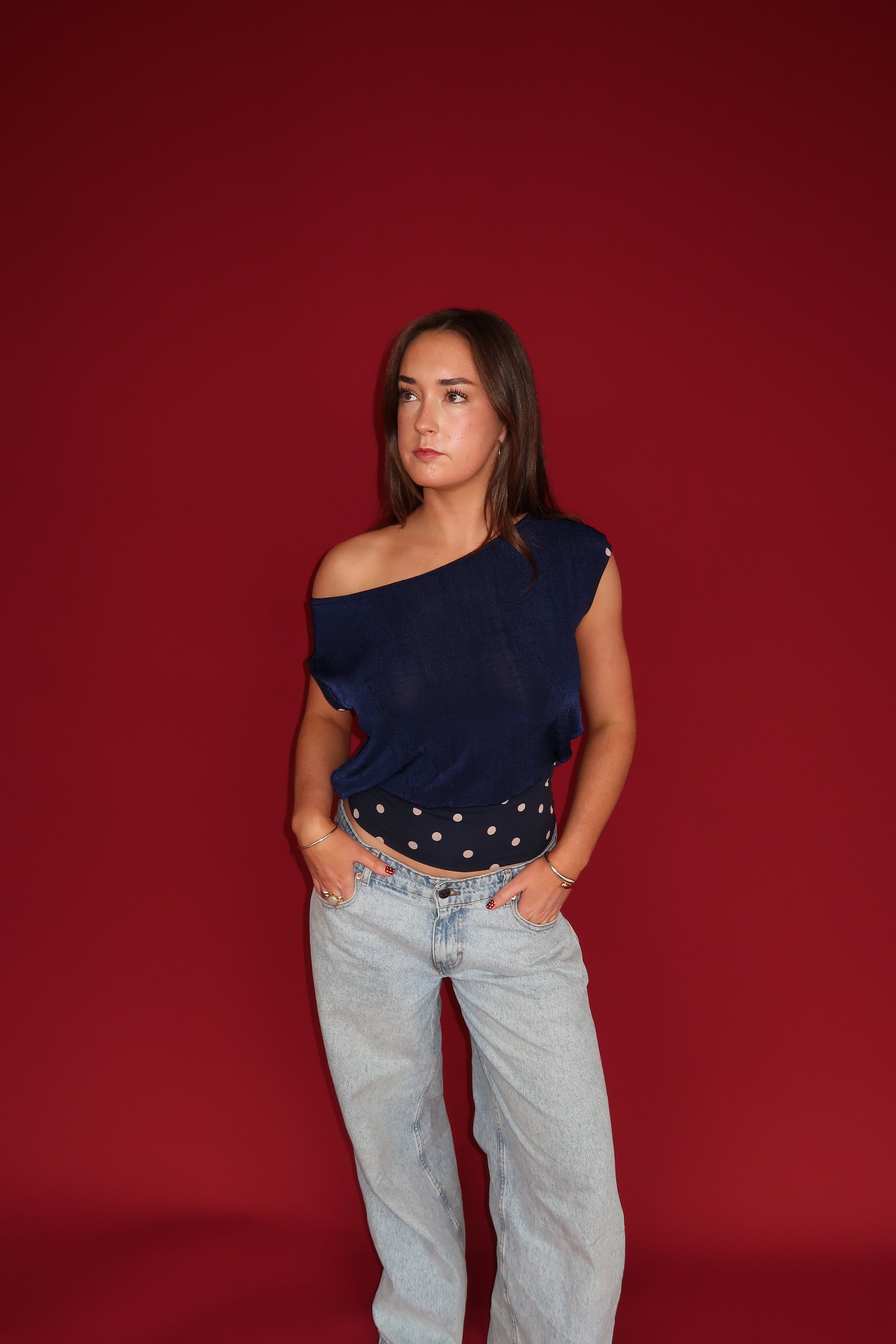 MOON SLOUCH TOP