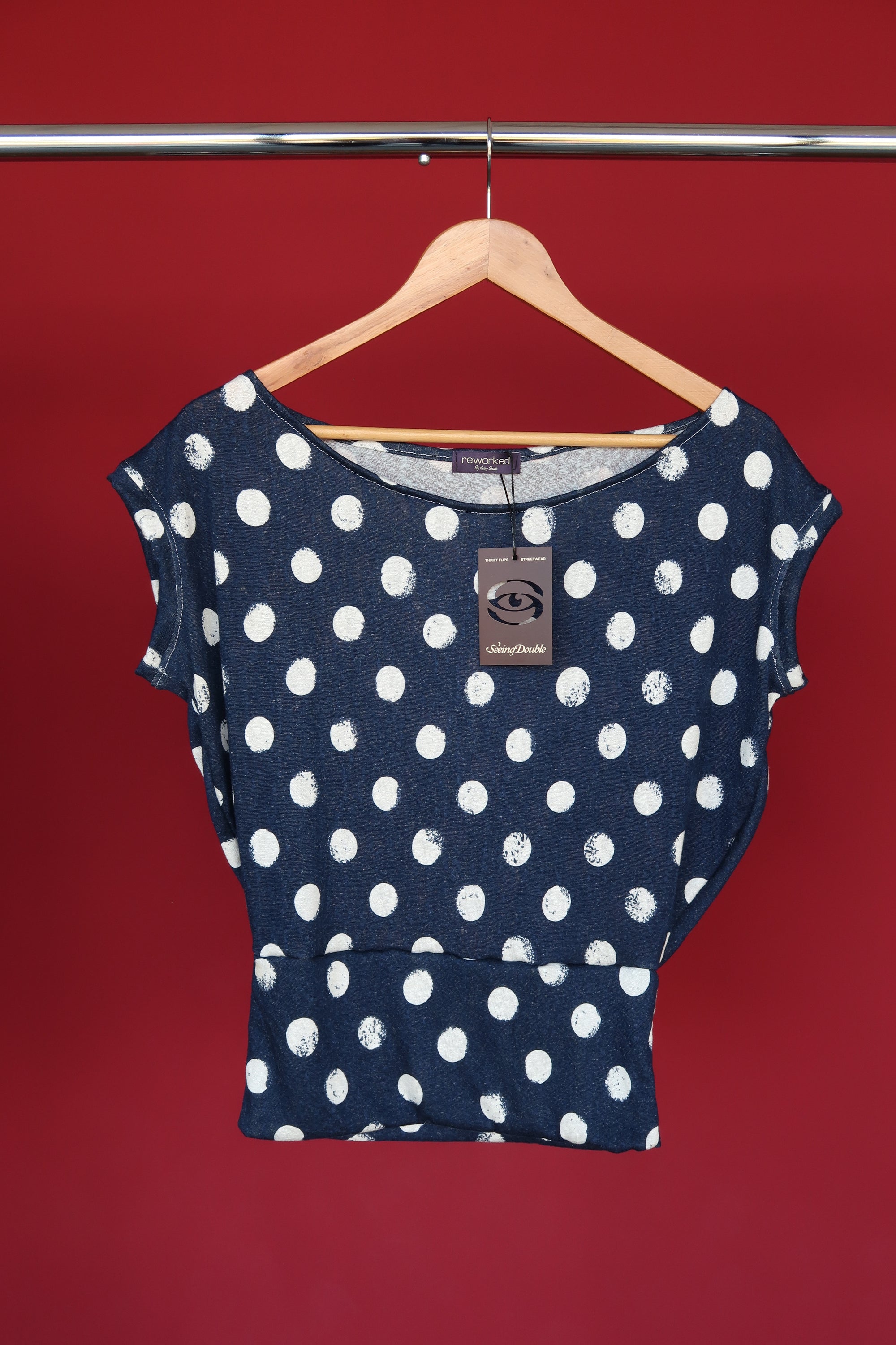 NAVY POLKA SLOUCH TOP